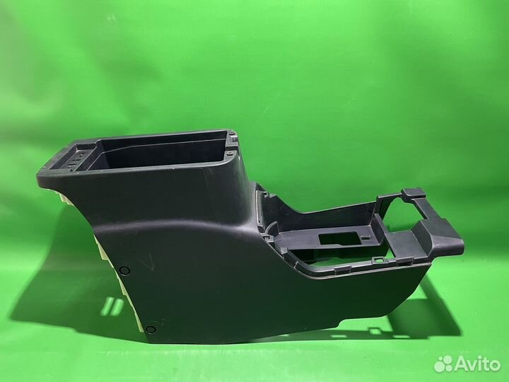 Консоль центральная Mitsubishi Outlander XL ASX