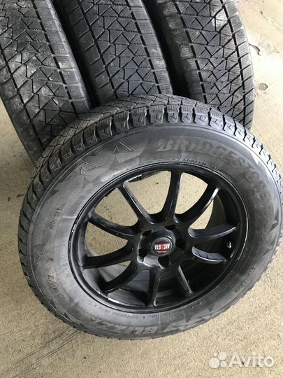 Bridgestone Blizzak DM-V2 225/65 R17