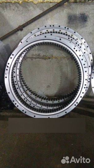 Опорно-поворотный круг PC200-7, 20Y-25-21200