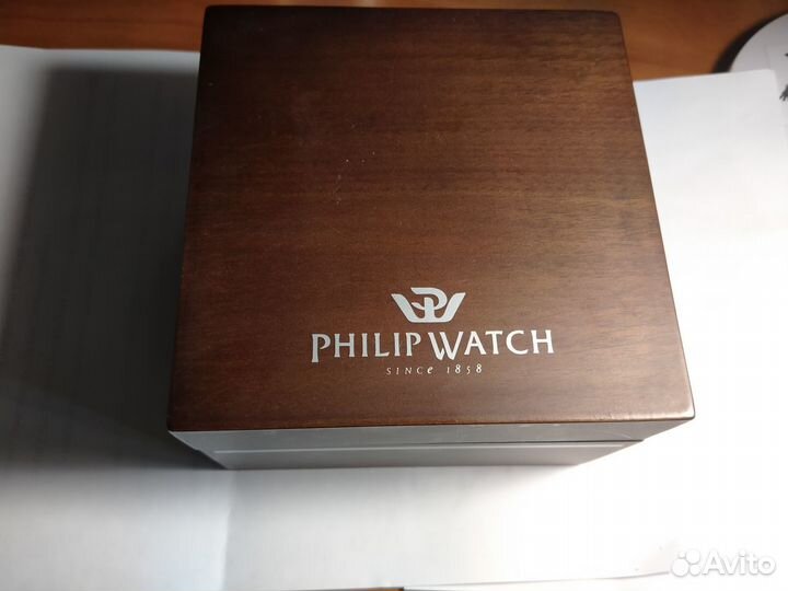 Часы женские Philip watch