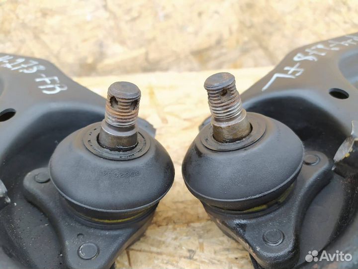 Рычаг Mitsubishi Pajero 4 передний верхний