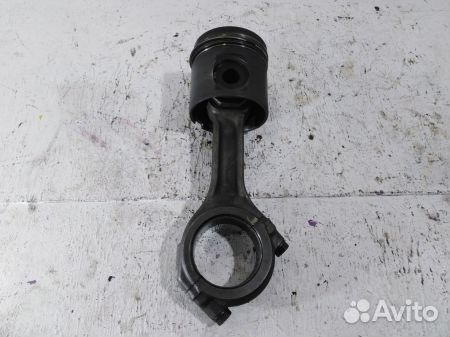 Поршень с шатуном Вольво