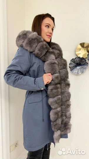 Женская парка с натуральным мехом песца