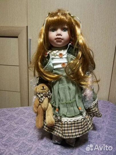 Кукла в национальном костюме, фарфор