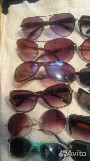 Очки от солнца18 штук и 4 футляра