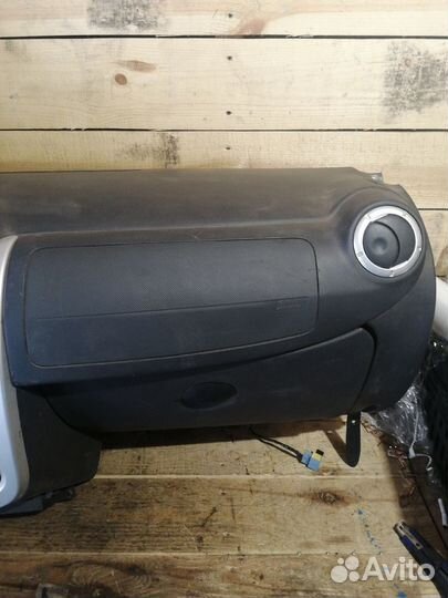 Торпедо Renault Sandero