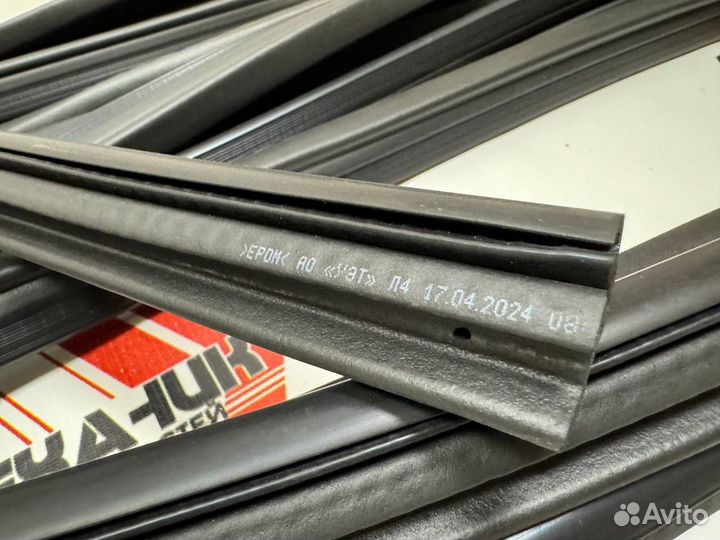 Уплотнитель двери 3-х камерные Лада Приора,Приора2