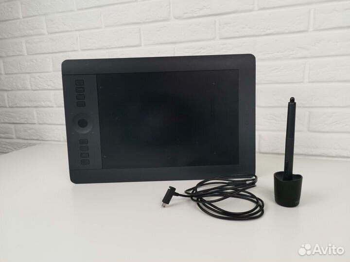 Графический планшет wacom intuos pro M