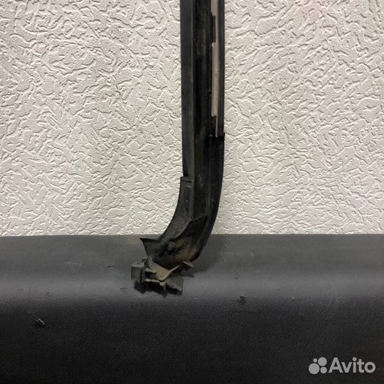 Молдинг лобового стекла Toyota land Cruiser 200