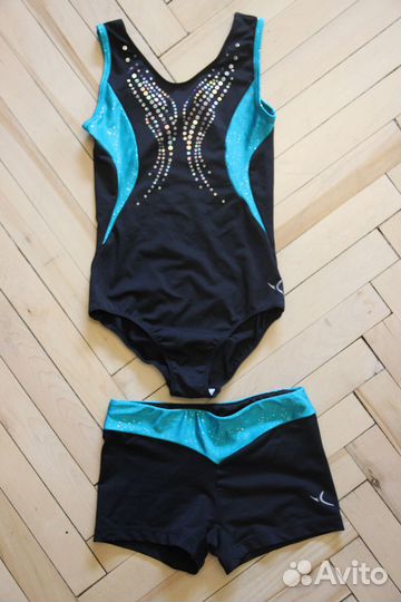 Купальник и шорты для гимнастики