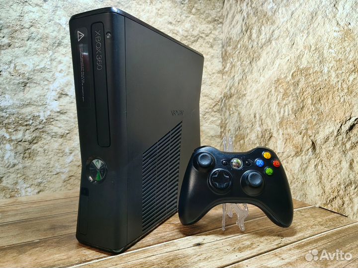 Xbox 360 slim Freeboot прошитый +30 игр