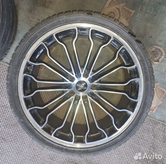 Nokian Tyres Hakka Z 295/30 R22