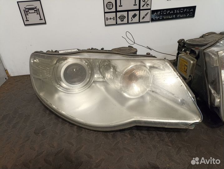 Фара для VW Touareg