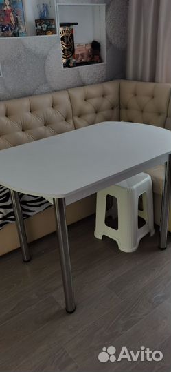 Стол кухонный