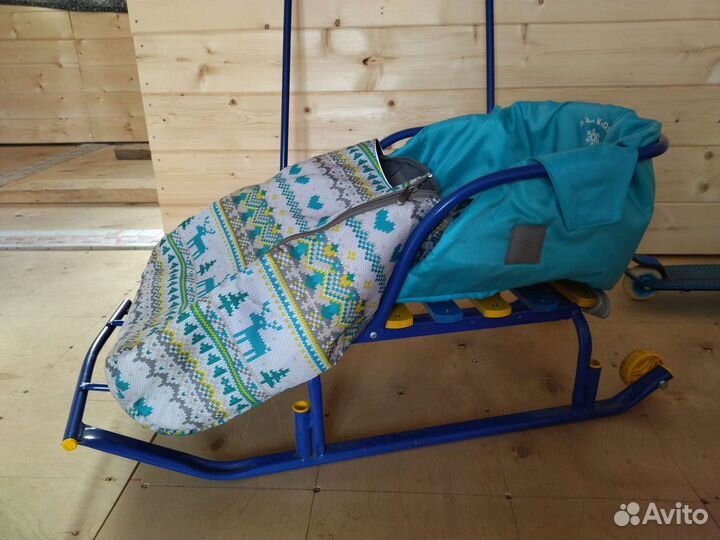 Санки детские с ручкой