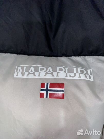 Пуховик napapijri