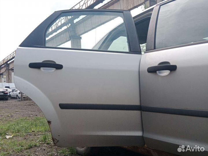 Задняя правая дверь ford focus 2 x9f4xx