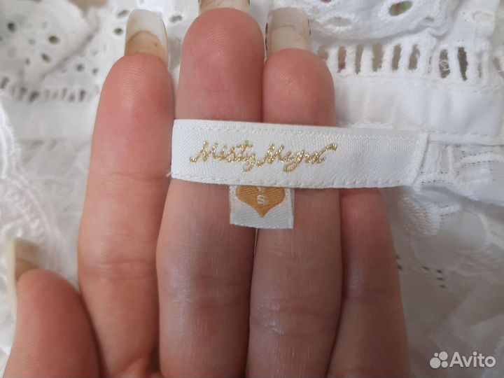 Рубашки белые