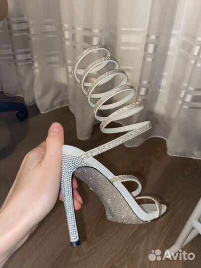 Босоножки со стразами