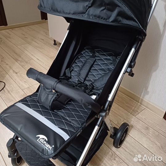 Прогулочная коляска новая