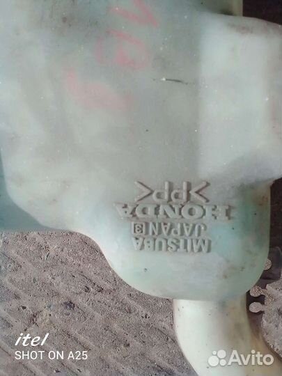 Бачок омывателя Хонда