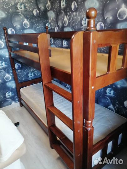Двухъярусная кровать