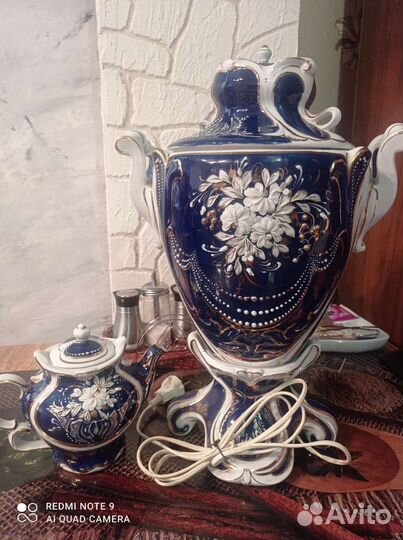 Самовар электрический.Президентский набор в золоте