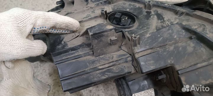 Фара правая Би-Ксенон Opel Zafira C