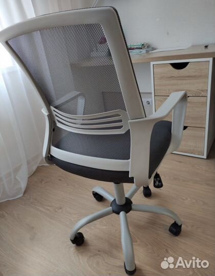 Компьютерное кресло новое
