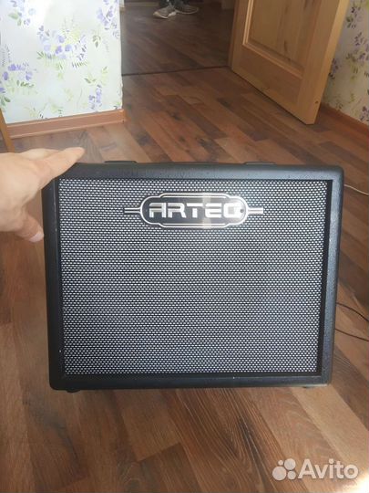 Гитарный комбоусилитель