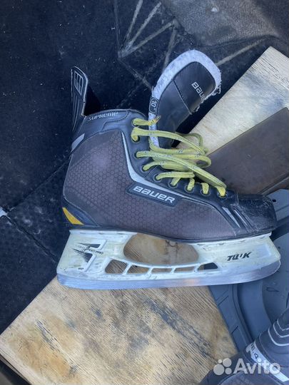 Коньки хоккейные