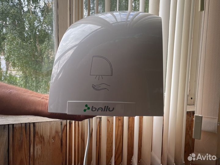 Электросушитель для рук