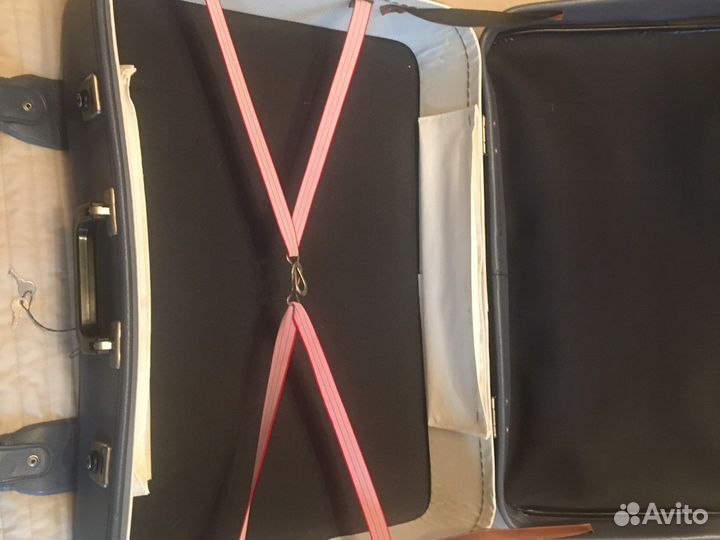 Чемодан ретро