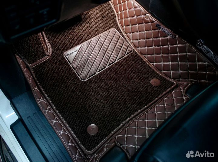 Коврик в багажник на Toyota Land Cruiser