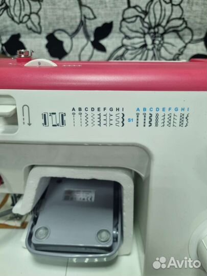 Швейная машина Чайка 145м