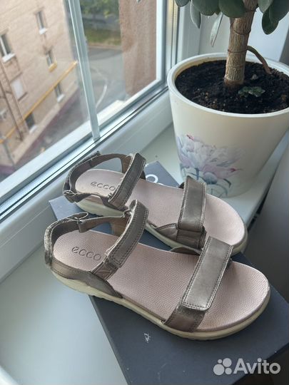 Сандалии для девочки