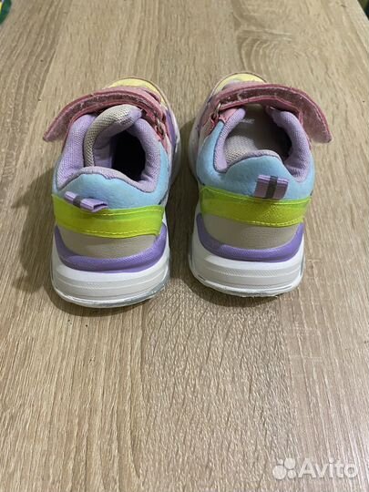 Кросовки на девочку 22 размер
