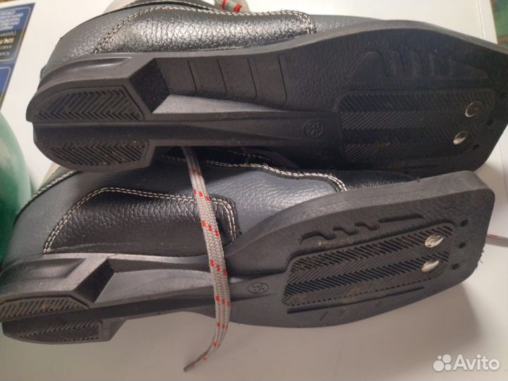 Лыжные ботинки