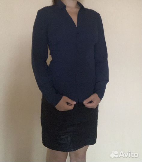 Блузка синяя с вырезом