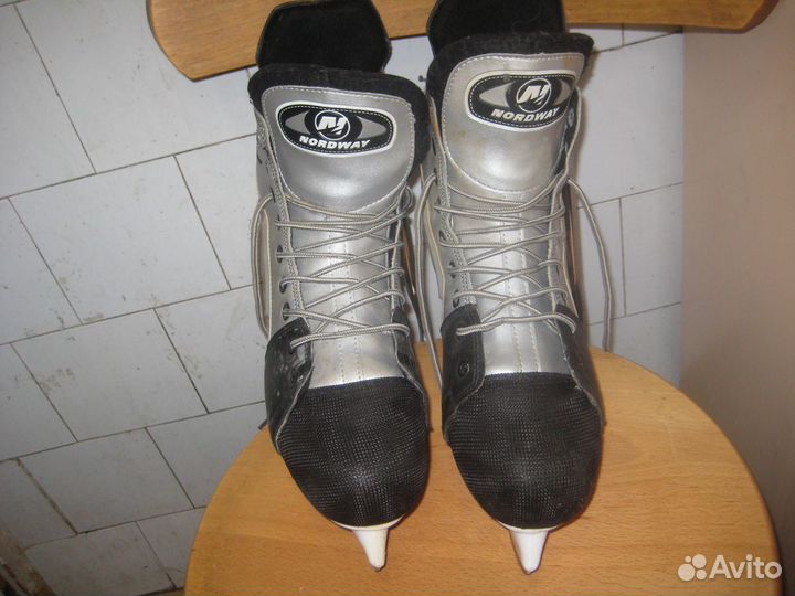 Коньки хоккейные 