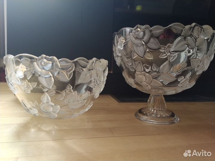 Салатница и ваза для фруктов на ножке