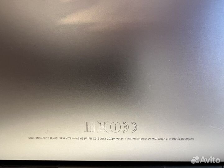 Macbook pro 15 2017 i7 16gb touchbar