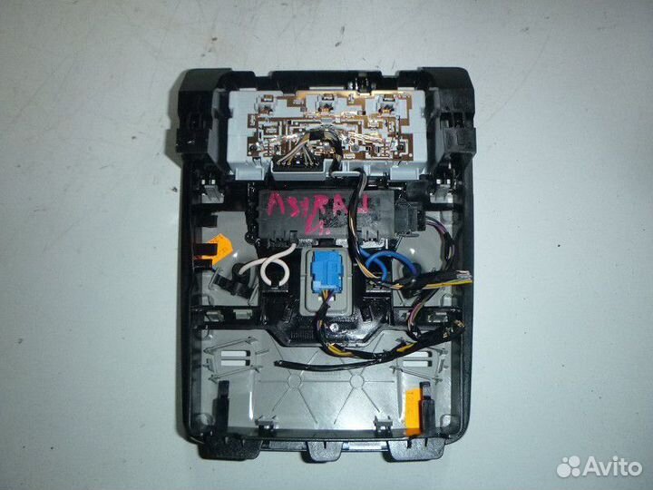 Плафон салона opel astra J 2010