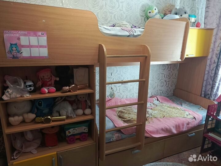 Детская двухярусная кровать бу с шкафом и полками