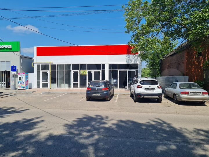 Помещение, рядом два супермаркета и аптека70 м²
