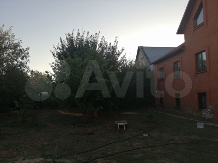 Дом 220 м² на участке 9 сот.