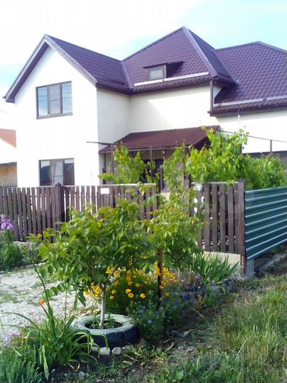 Коттедж 270 м² на участке 10 сот.