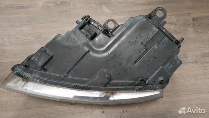 Фара передняя правая Audi A8 D3 6.0 BHT 2008