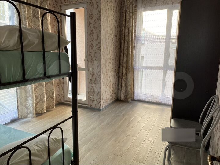 2-к. квартира, 43 м², 3/3 эт.