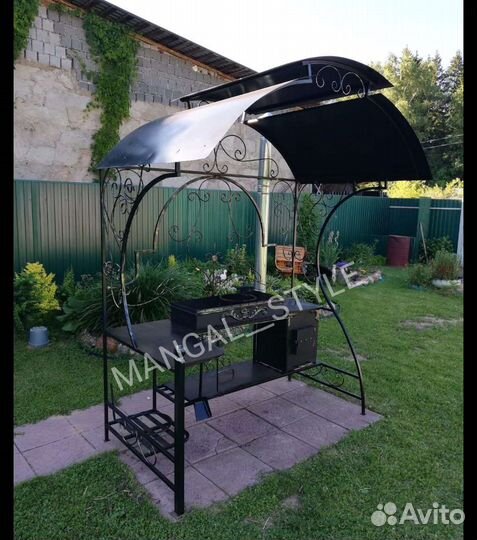 Мангал с крышей